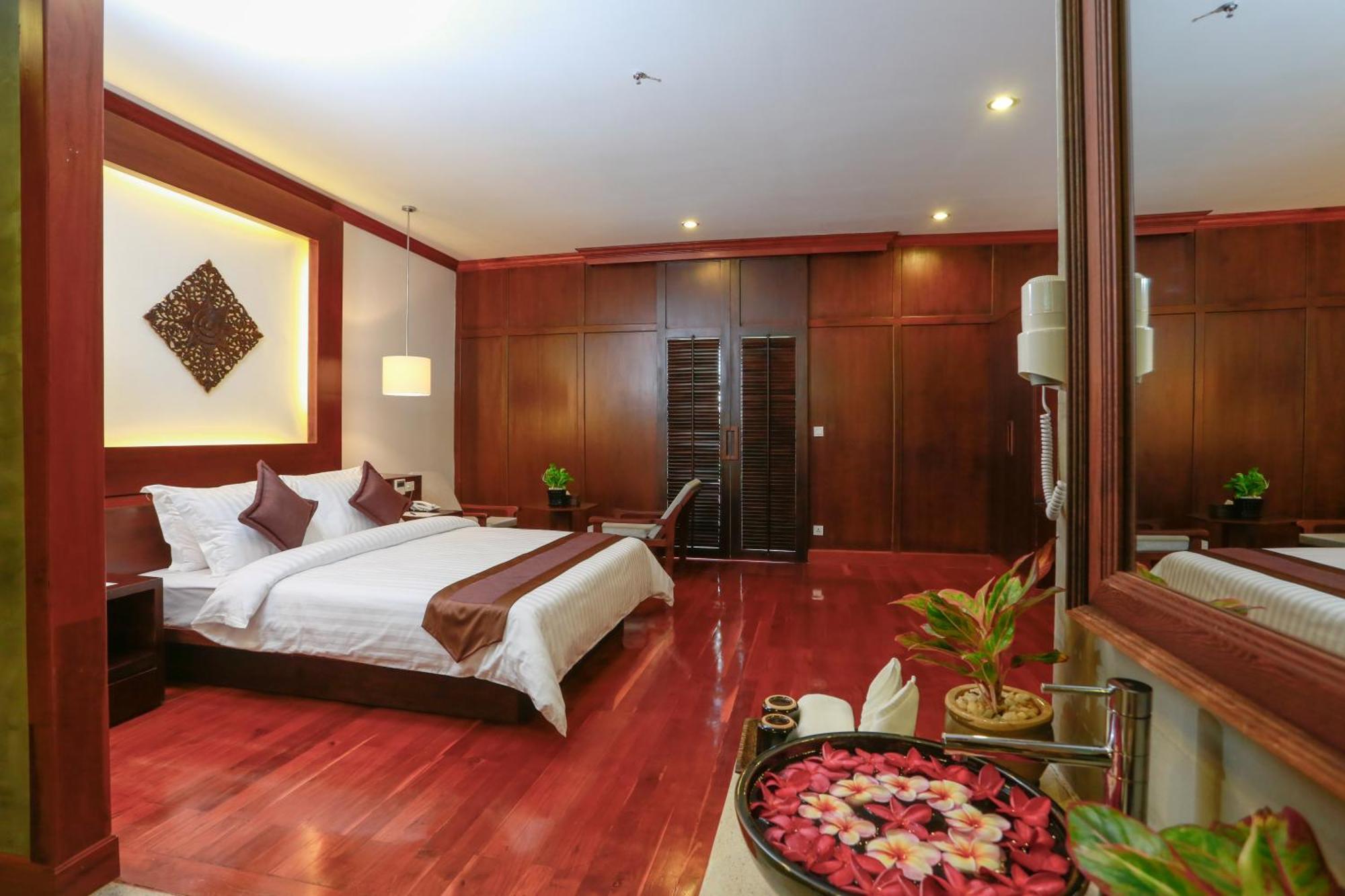 The Moon Residence & Spa Siem Reap Buitenkant foto